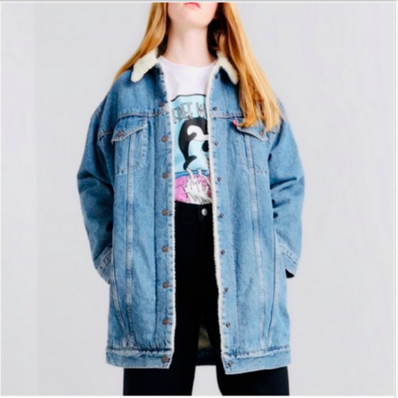 LEVI'S BOYFRIEND LENGTHENED TRUCKER SHERPA JACKET - Picture 2 of 7